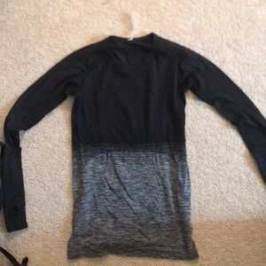 Athletic lululemon swifty crew shirt
